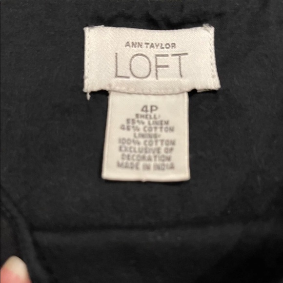 Ann Taylor Loft Blouse Size 3 / 4 Petite
Linen - Picture 3 of 3